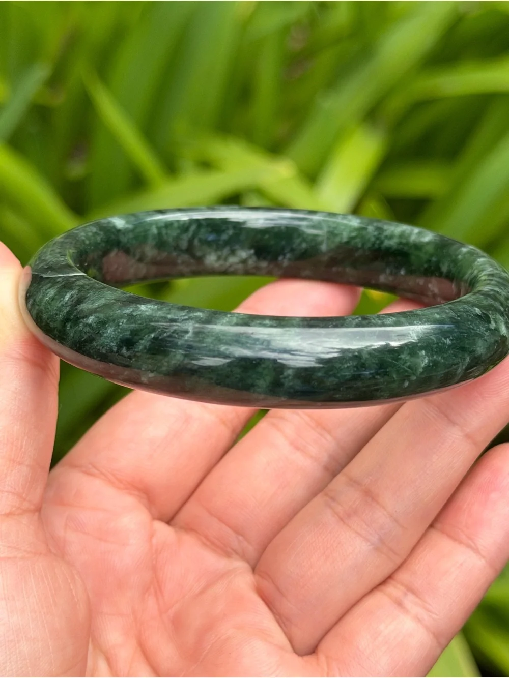 Green Jadeite Bangle Bracelet - Elegant Women’s Jewelry Palo
